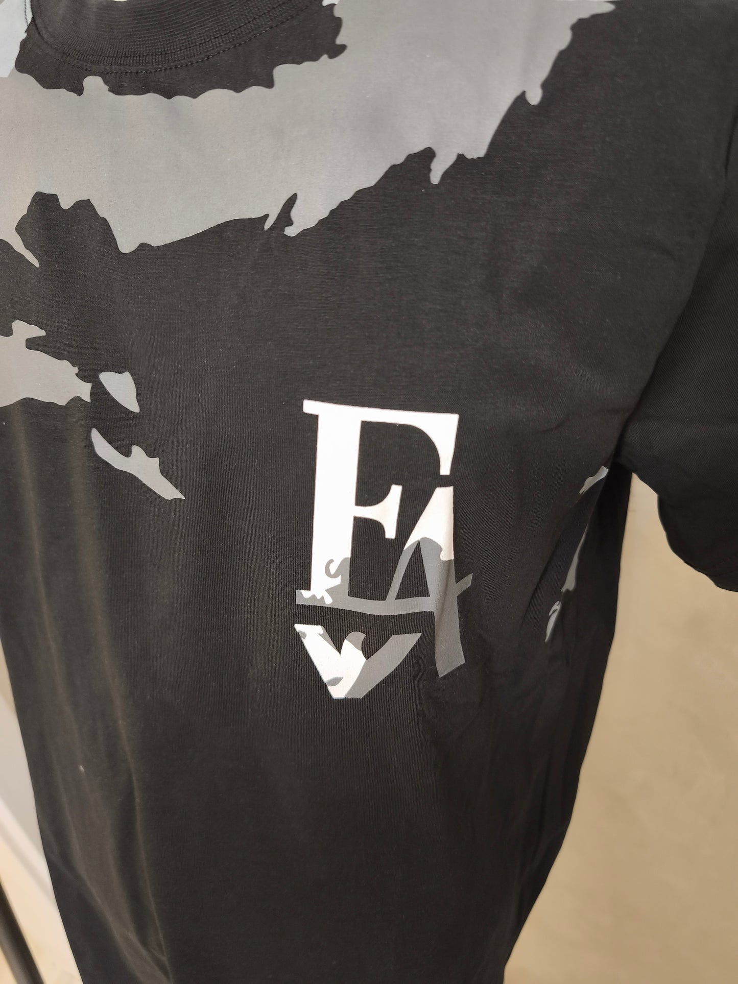Мъжка тениска EA